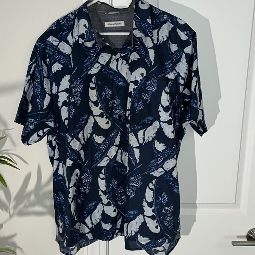 Wow! Blue Tommy Bahama Aloha casual summer Hawaiian luau shirt XL cotton blend